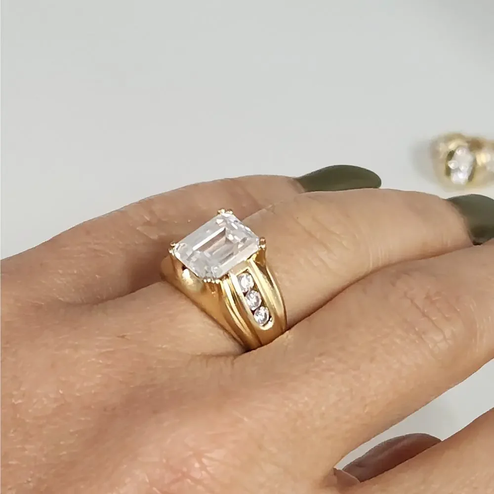 14k Yellow Gold Emerald-Cut CZ Ring Size 6
